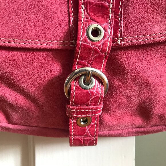 Via Repubblica | Pink Suede Handbag - Picture 2 of 9